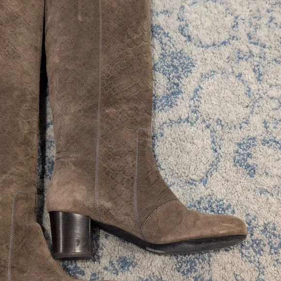 Vero Cuoio Textured Brown Heeled Boots - Picture 2 of 10